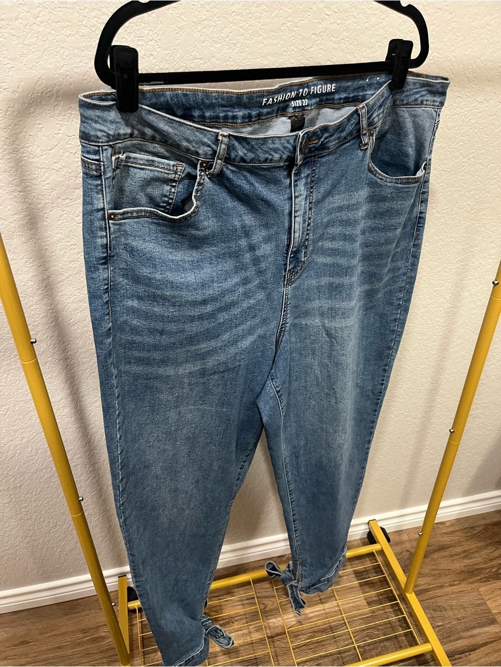 Fashion to Figure High Rise Skinny Jeans Size 22 Tie Ankle Stretch Denim